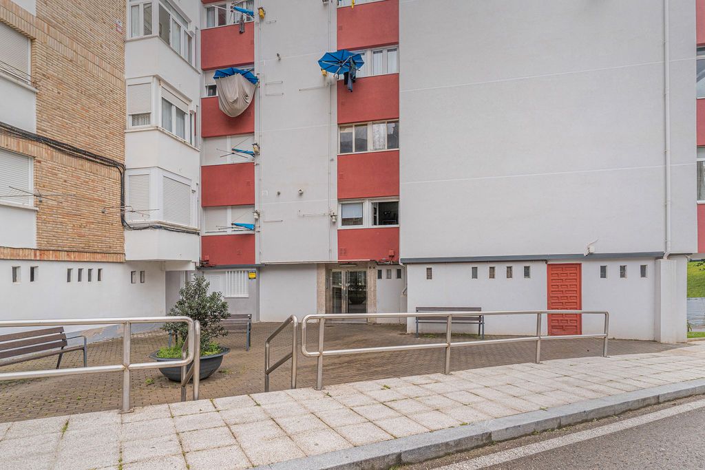 Vista exterior de Pis en venda en Santander