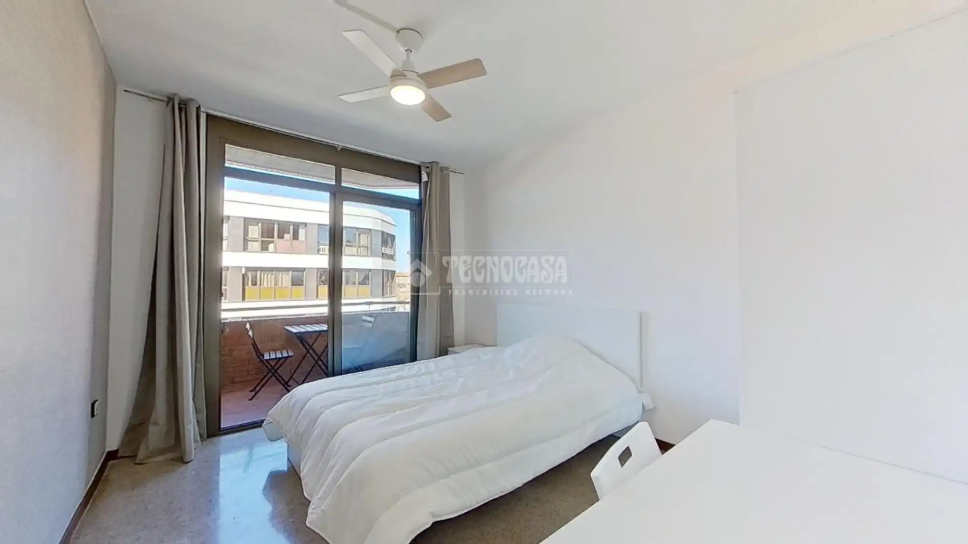 Dormitori de Pis en venda en Cerdanyola del Vallès amb Balcó