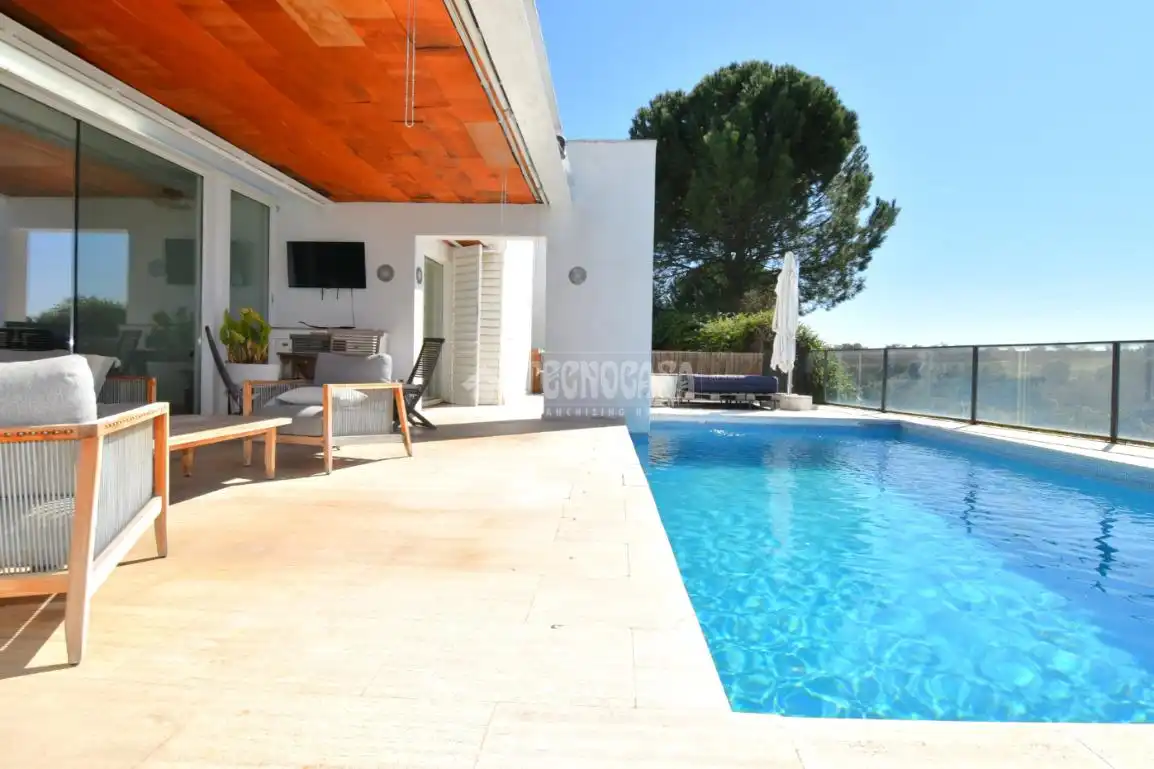 Vista exterior de Casa o chalet en venta en Majadahonda con Aire acondicionado, Calefacción y Alarma