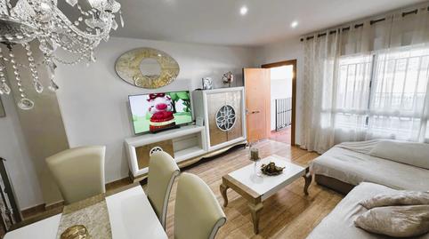 Foto 3 de Casa adosada en venda a Avenida María Cristina, 3, Carboneras, Almería