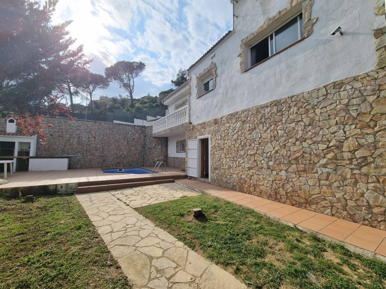 Vista exterior de Casa o xalet en venda en Lloret de Mar amb Aire condicionat, Calefacció i Jardí privat