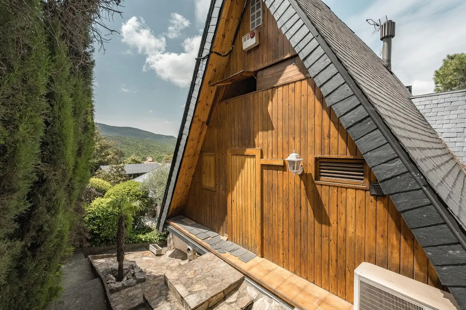 Vista exterior de Casa o xalet en venda en Vacarisses amb Aire condicionat, Calefacció i Jardí privat
