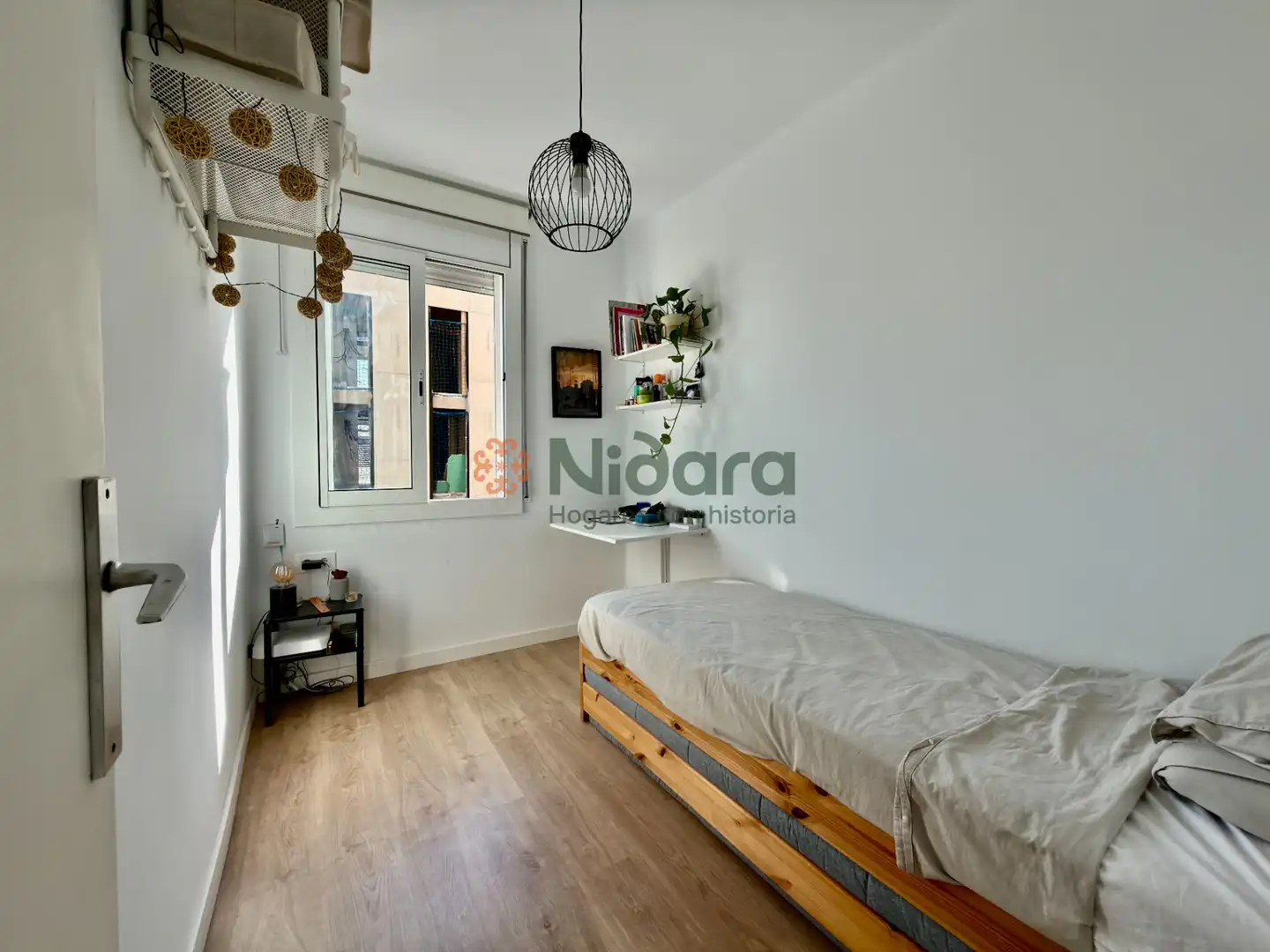 Bedroom of Flat for sale in Barcelona  with Air Conditioner, Heating and Parquet flooring