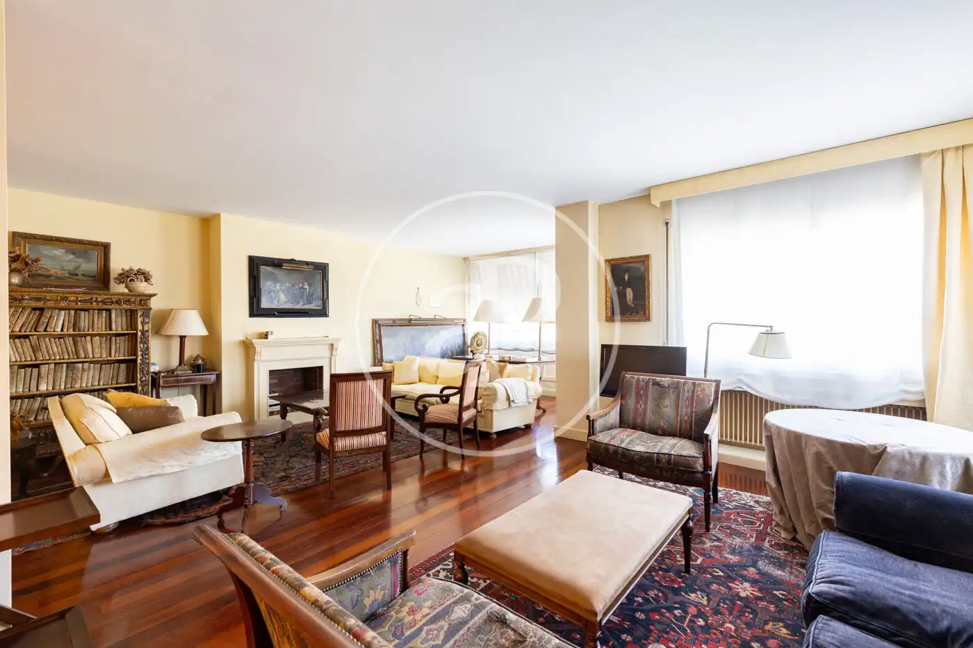 Wohnzimmer von Wohnung zum Verkauf in Barcelona mit Klimaanlage und Heizung