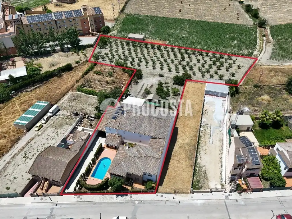 Casa o xalet en venda en Fuente Vaqueros amb Aire condicionat, Jardí privat i Terrassa