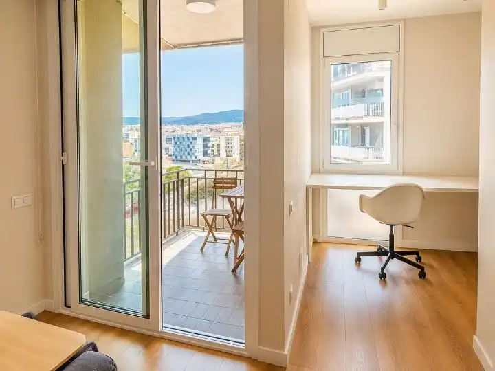 Piso con ascensor en venta en Carrer de la Marina 114, imagen 3