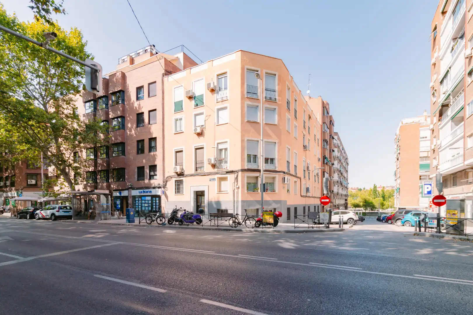 Vista exterior de Piso en venta en Madrid