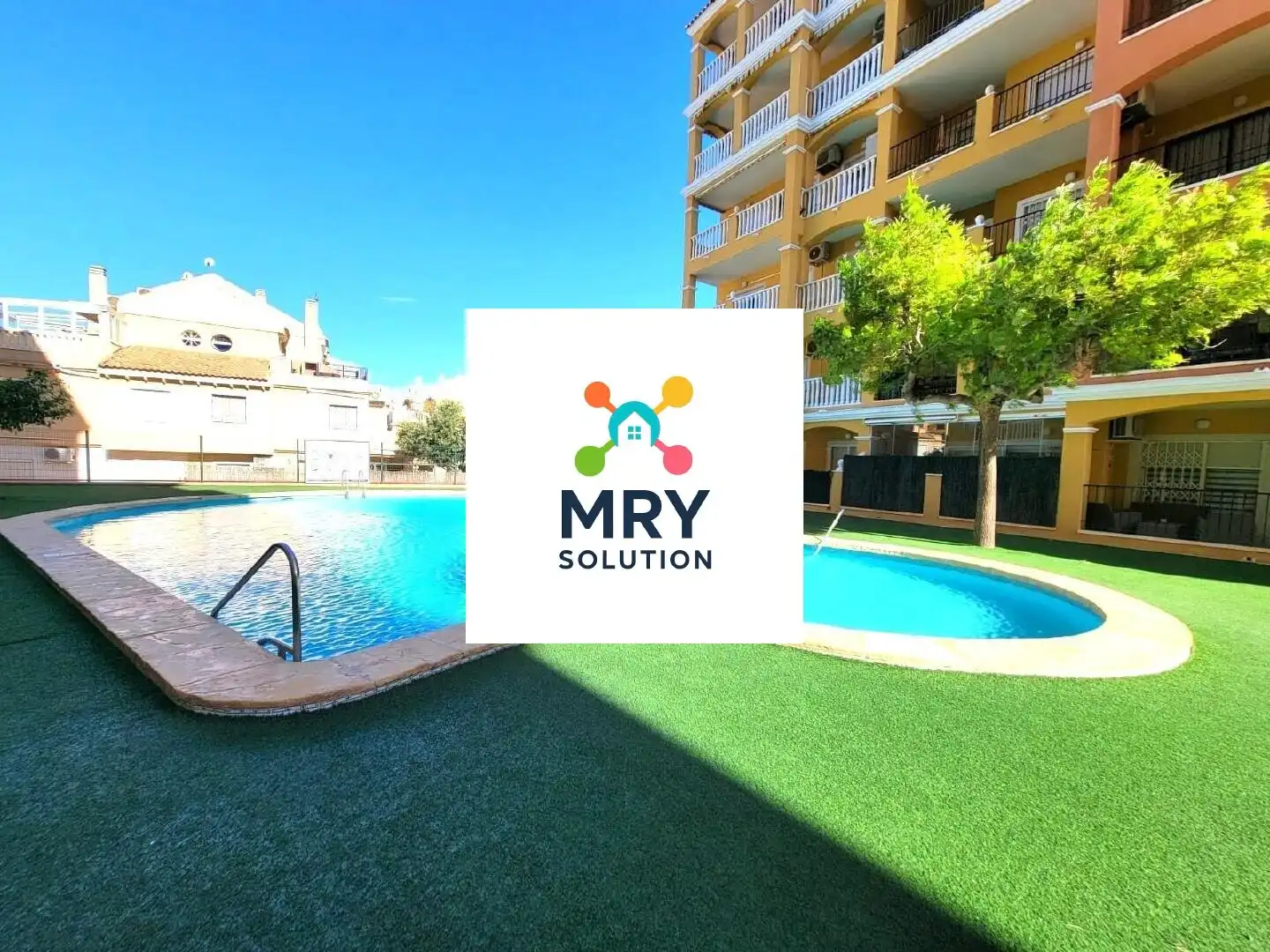 Swimming pool of Flat for sale in Torrevieja