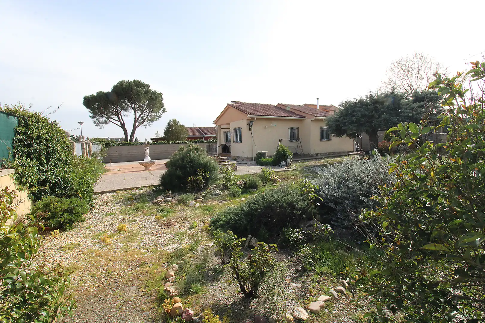 Detached house with garden for sale in Calle Bolivia, imagen 4