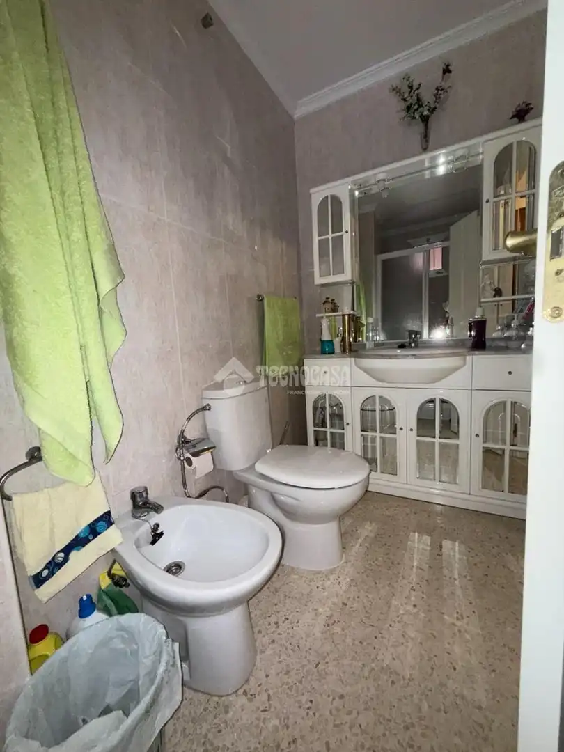 Badezimmer von Wohnung zum Verkauf in Sevilla