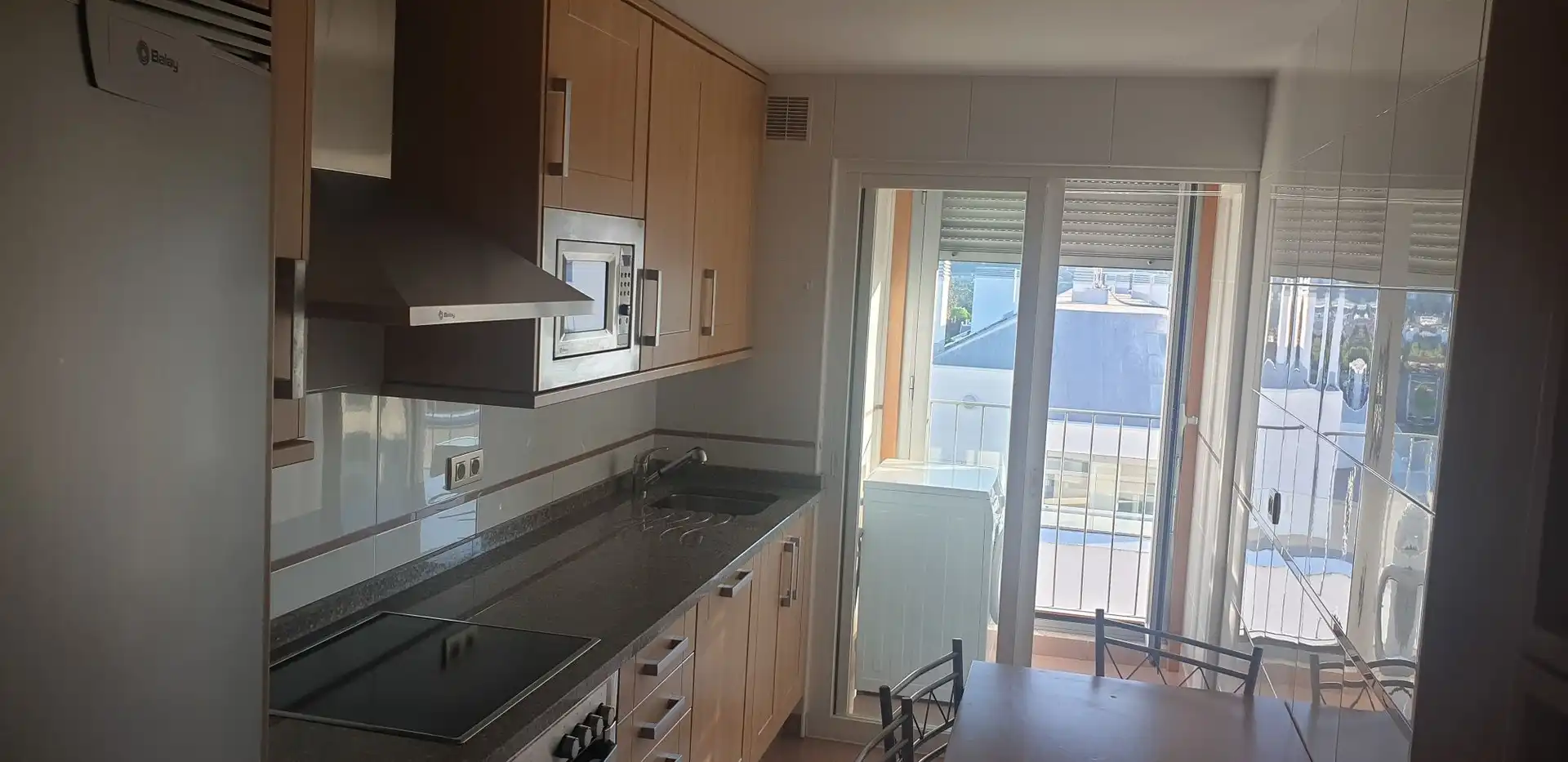 Cocina de Apartamento de alquiler en Santiago de Compostela  con Calefacción, Parquet y Trastero