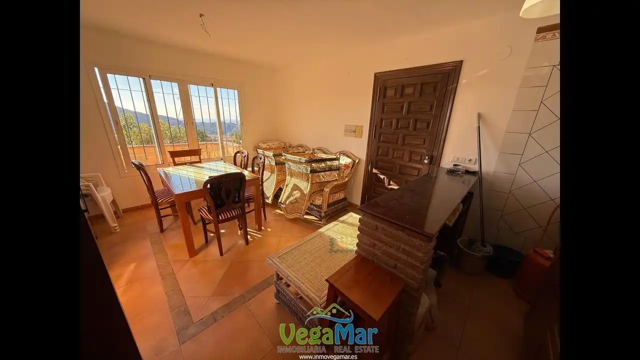 Vista exterior de Finca rústica en venda en Otívar amb Jardí privat, Terrassa i Piscina