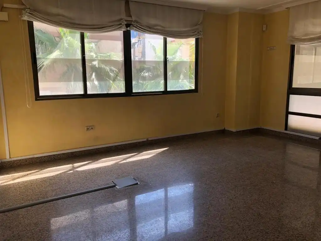 Local comercial en venda a El Ejido Ciudad, imagen 2
