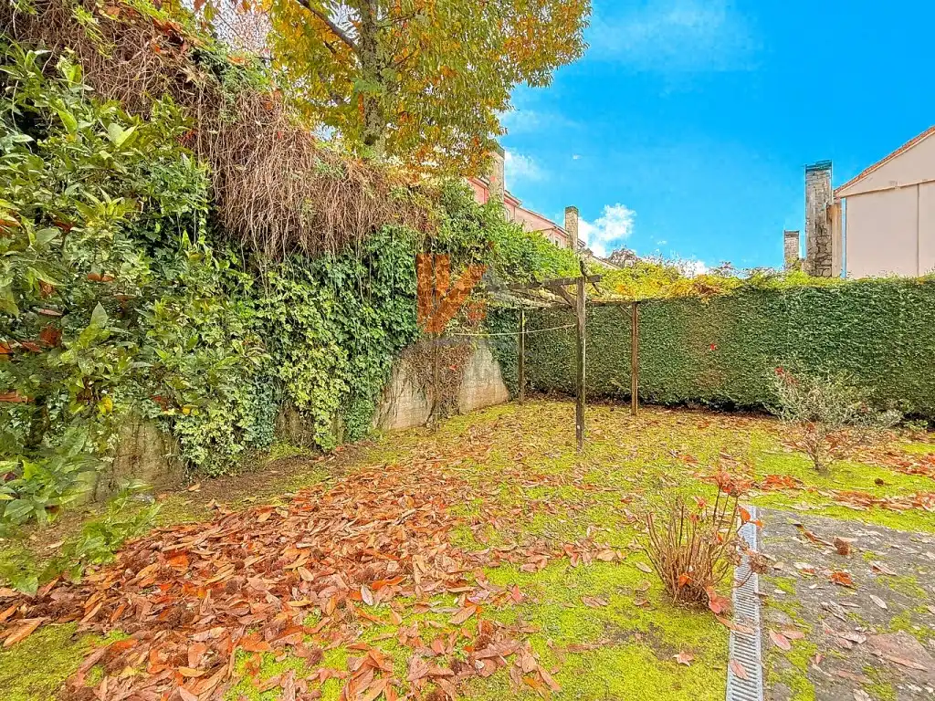 Jardín de Casa adosada en venta en Brión con Jardín privado, Terraza y Piscina
