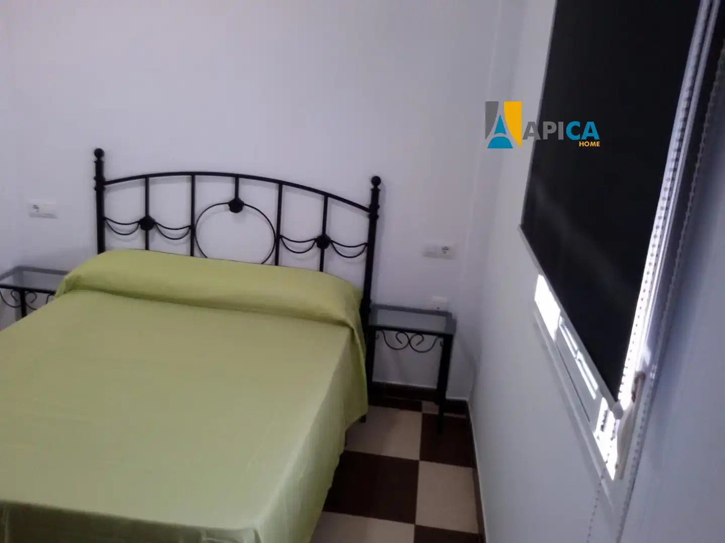 Schlafzimmer von Einfamilien-Reihenhaus zum Verkauf in Barbate