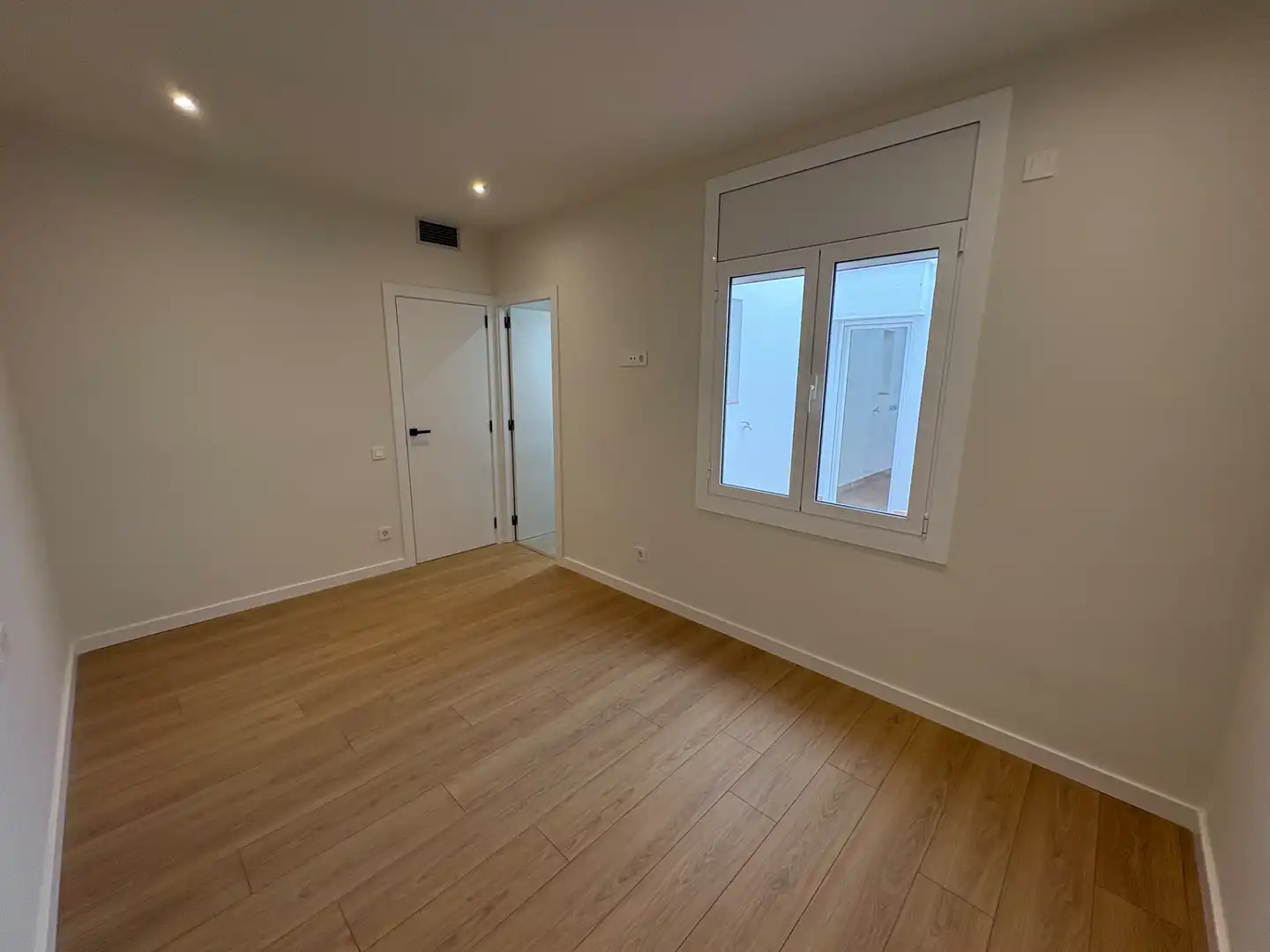 Habitación de Piso en venta en Sabadell con Aire acondicionado, Calefacción y Parquet