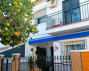 Exterior view of Single-family semi-detached for sale in El Viso del Alcor  with Air Conditioner, Heating and Private garden