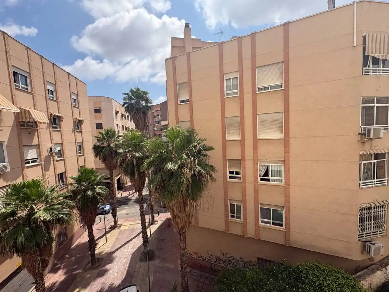 Vista exterior de Pis en venda en Alicante / Alacant amb Aire condicionat i Balcó