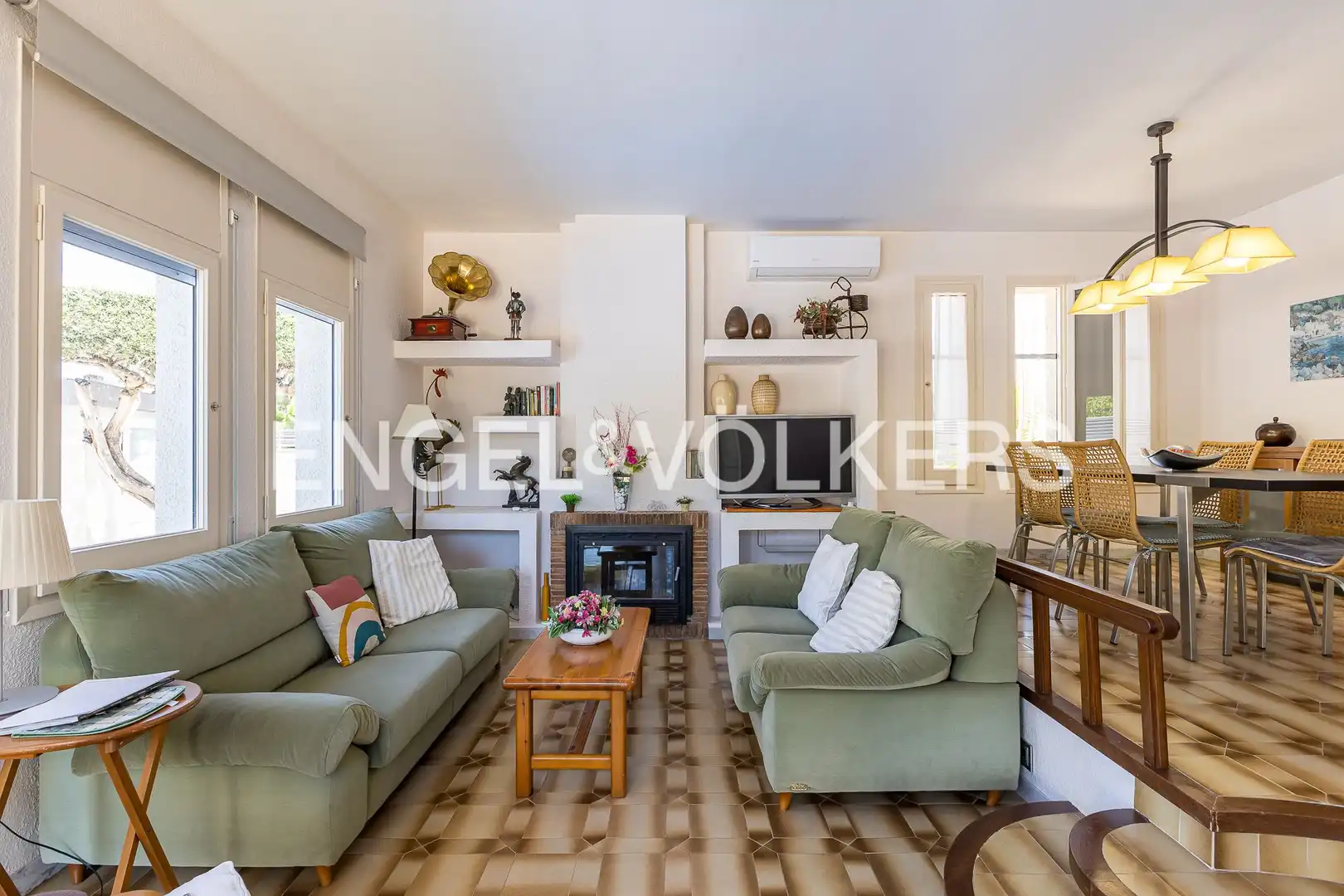 Living room of Houses for sale in Roda de Berà  with Air Conditioner, Heating and Private garden