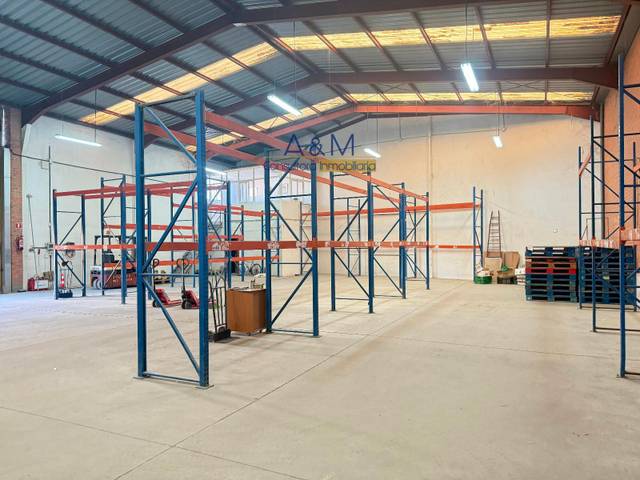 Nave industrial en Venta en Barriales en Santovenia de Pisuerga