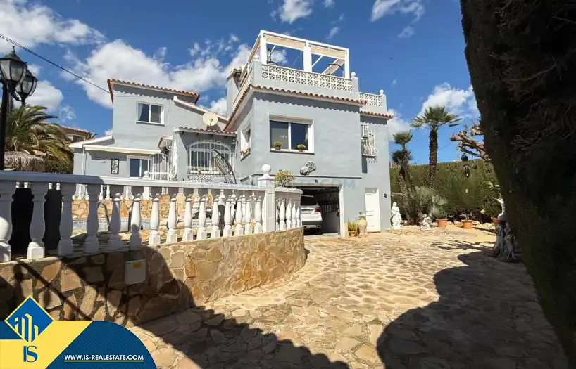 Villa con piscina in vendita a Cometa