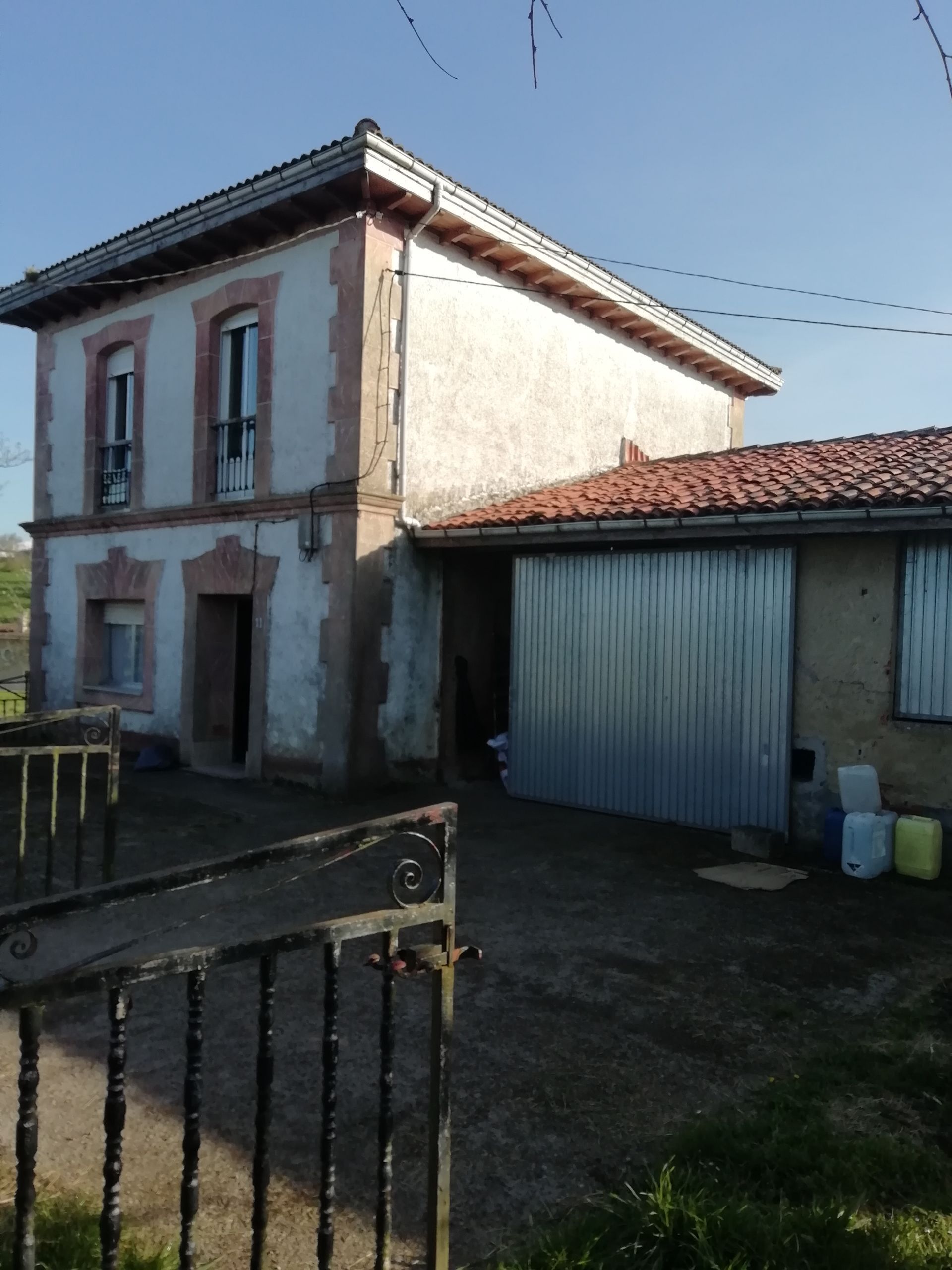 Vista exterior de Casa o chalet en venta en Parres con Aire acondicionado