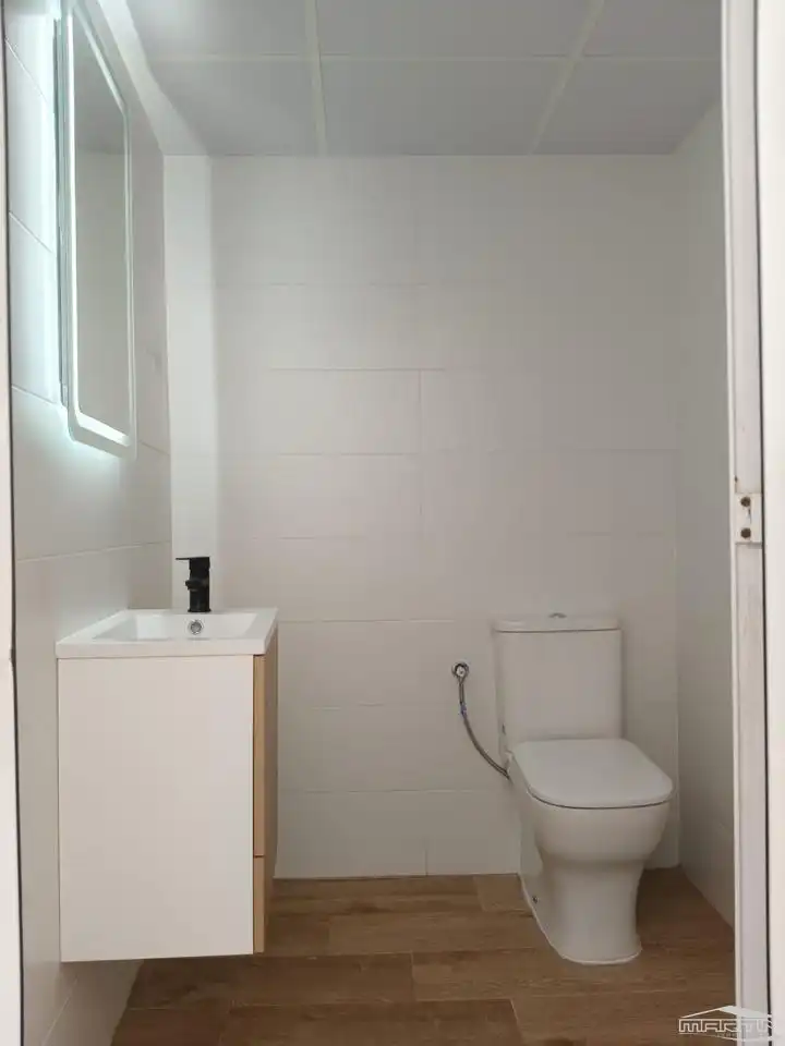 Badezimmer von Geschaftsraum zur Miete in Centro