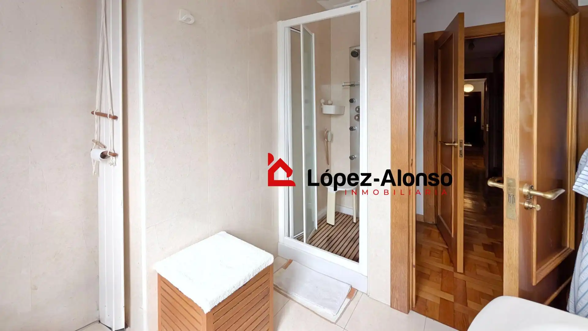 Bathroom of Flat for sale in Santander  with Heating and Storage room
