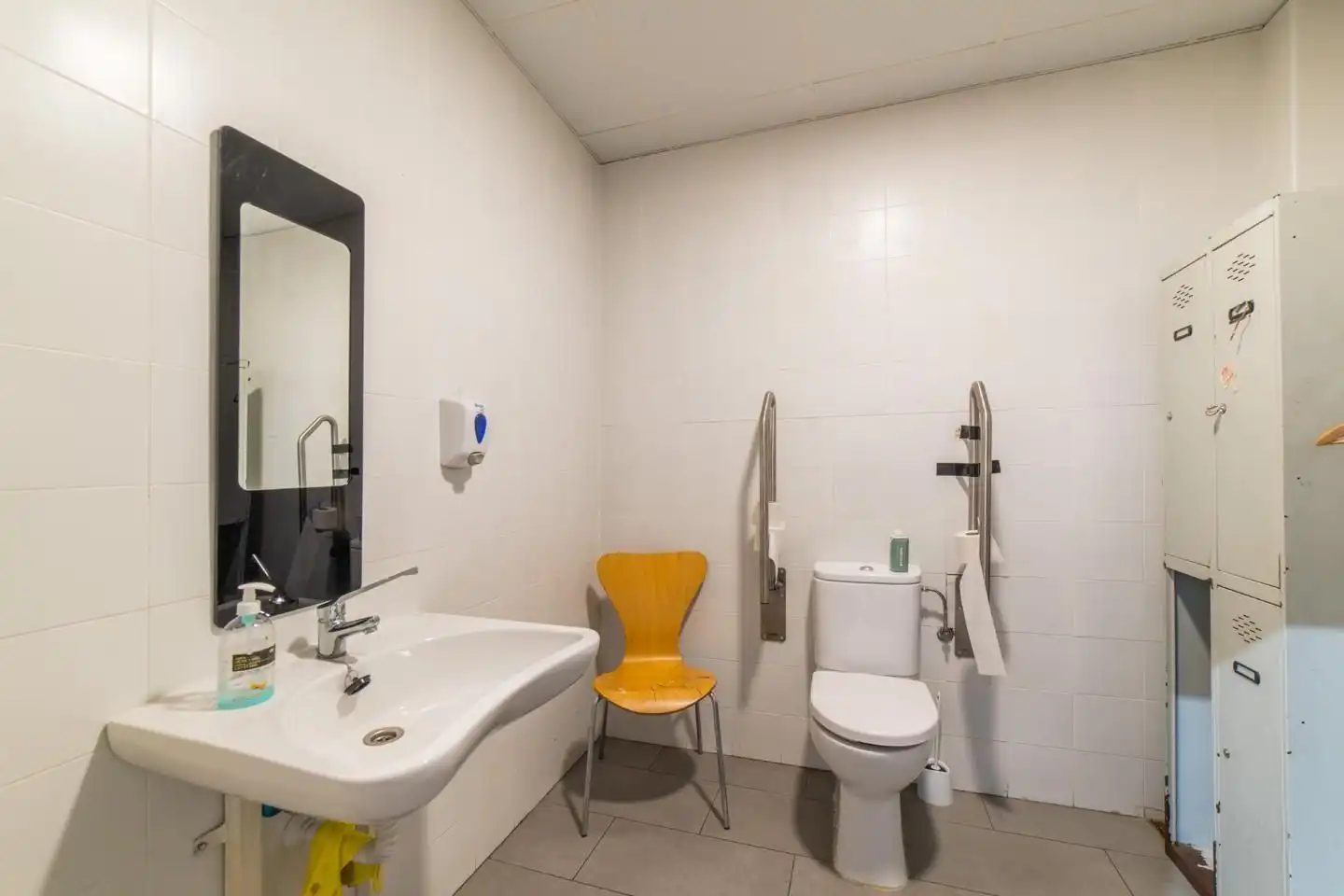 Bathroom of Commercial properties for rent in Madrid