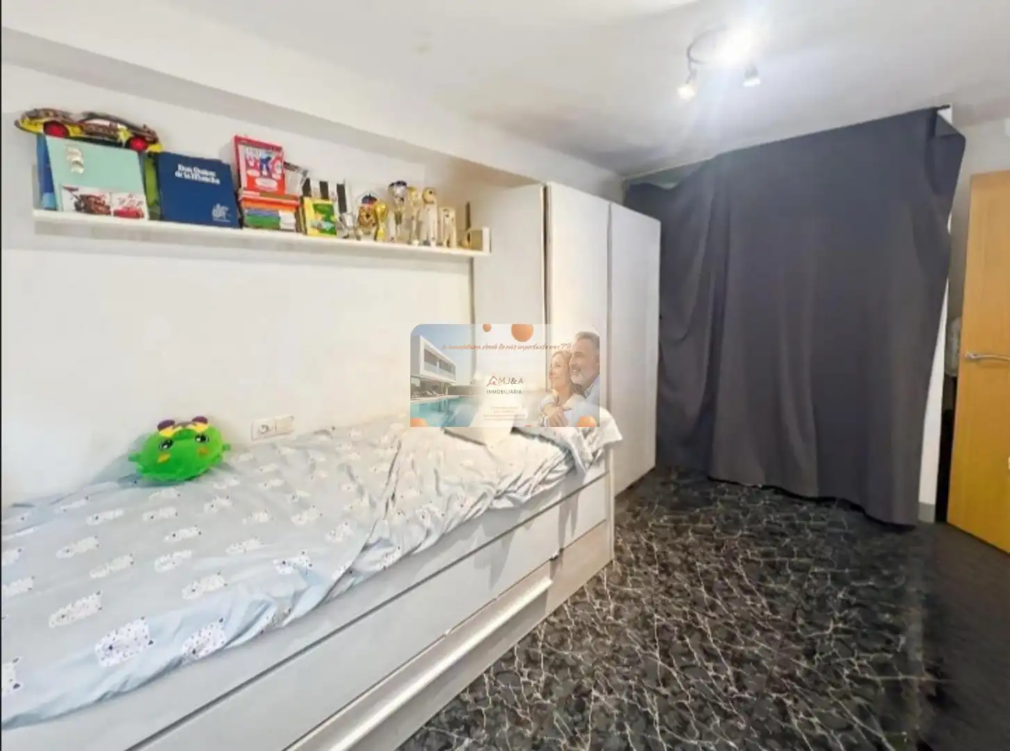 Habitación de Piso en venta en Castellón de la Plana / Castelló de la Plana con Aire acondicionado, Calefacción y Terraza