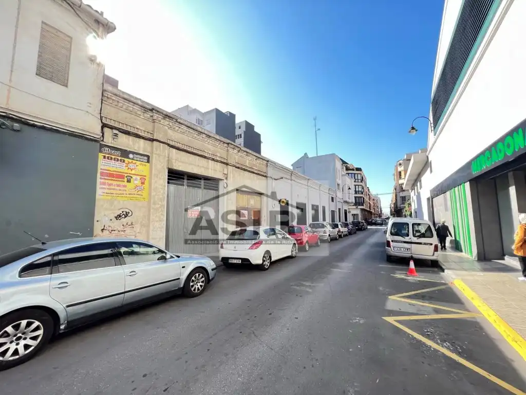 Business premises for sale in Casc Urbà, imagen 4
