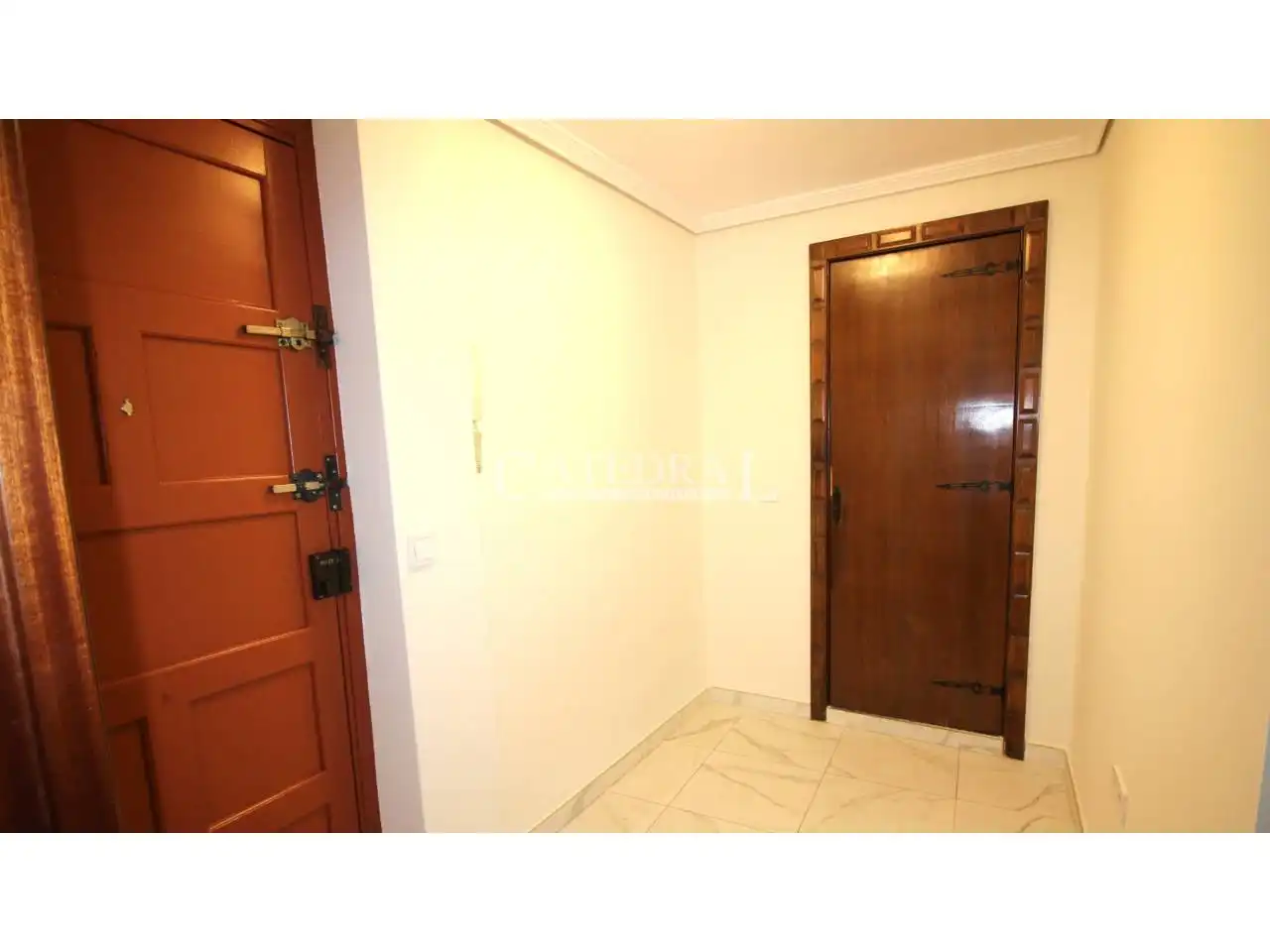 Flat for rent in Sevilla  with Air Conditioner and Balcony