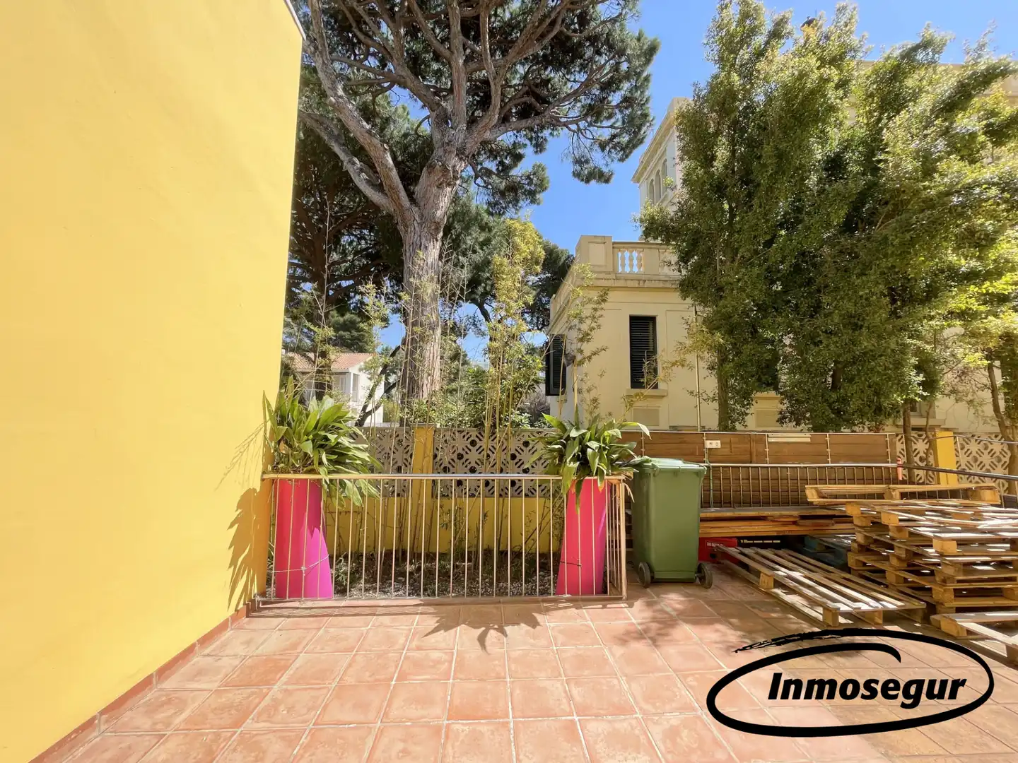 Vista exterior de Casa o xalet en venda en Salou amb Aire condicionat, Jardí privat i Terrassa
