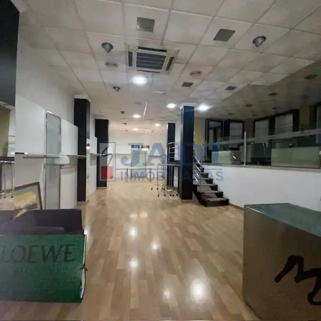 Local comercial en venta en Valdepeñas, imagen 2