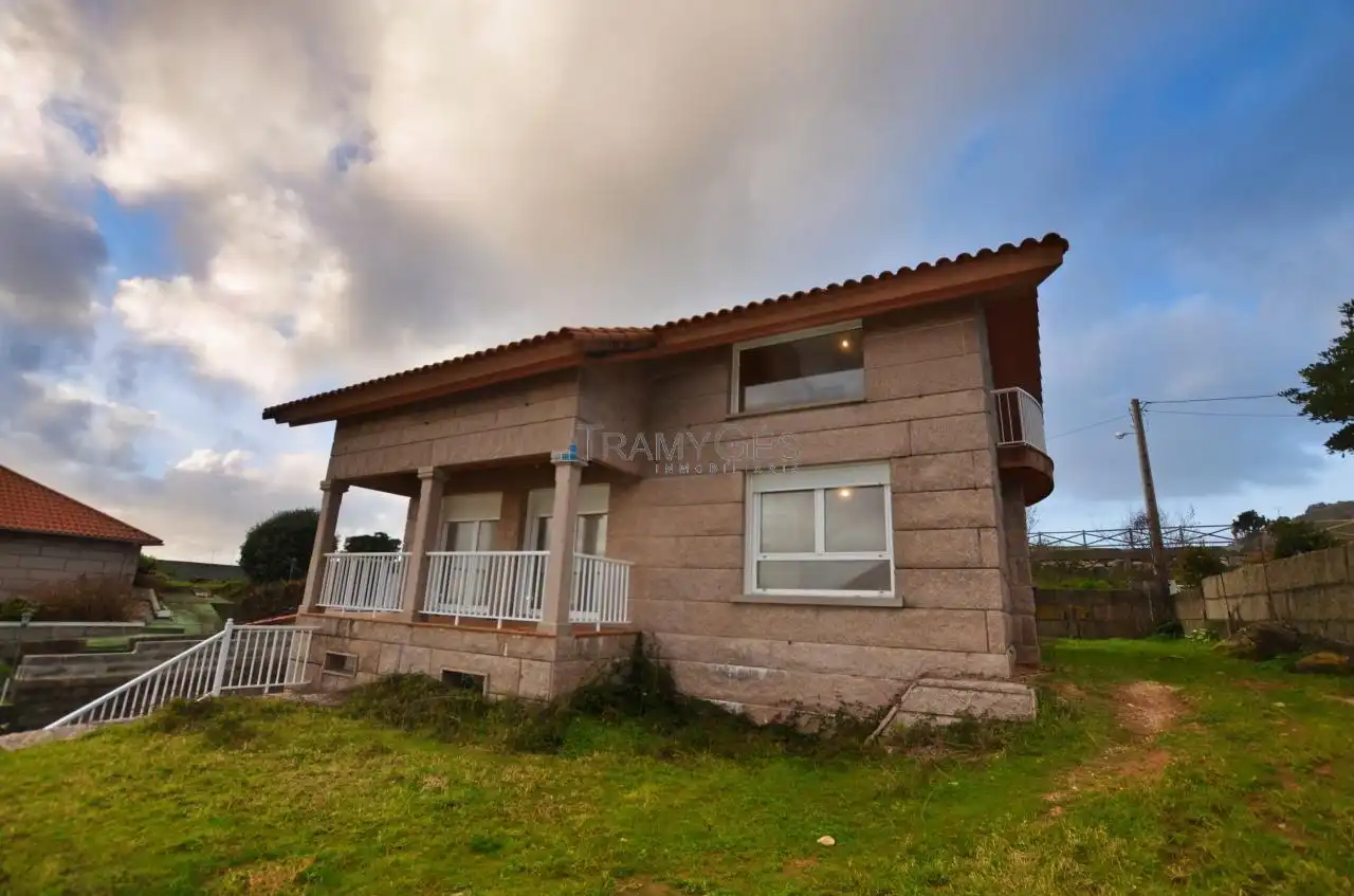 Vista exterior de Casa o chalet en venta en Oia con Calefacción, Jardín privado y Terraza