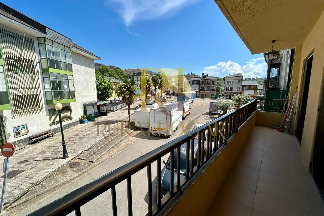 Vista exterior de Casa adosada en venta en Vilamartín de Valdeorras con Terraza