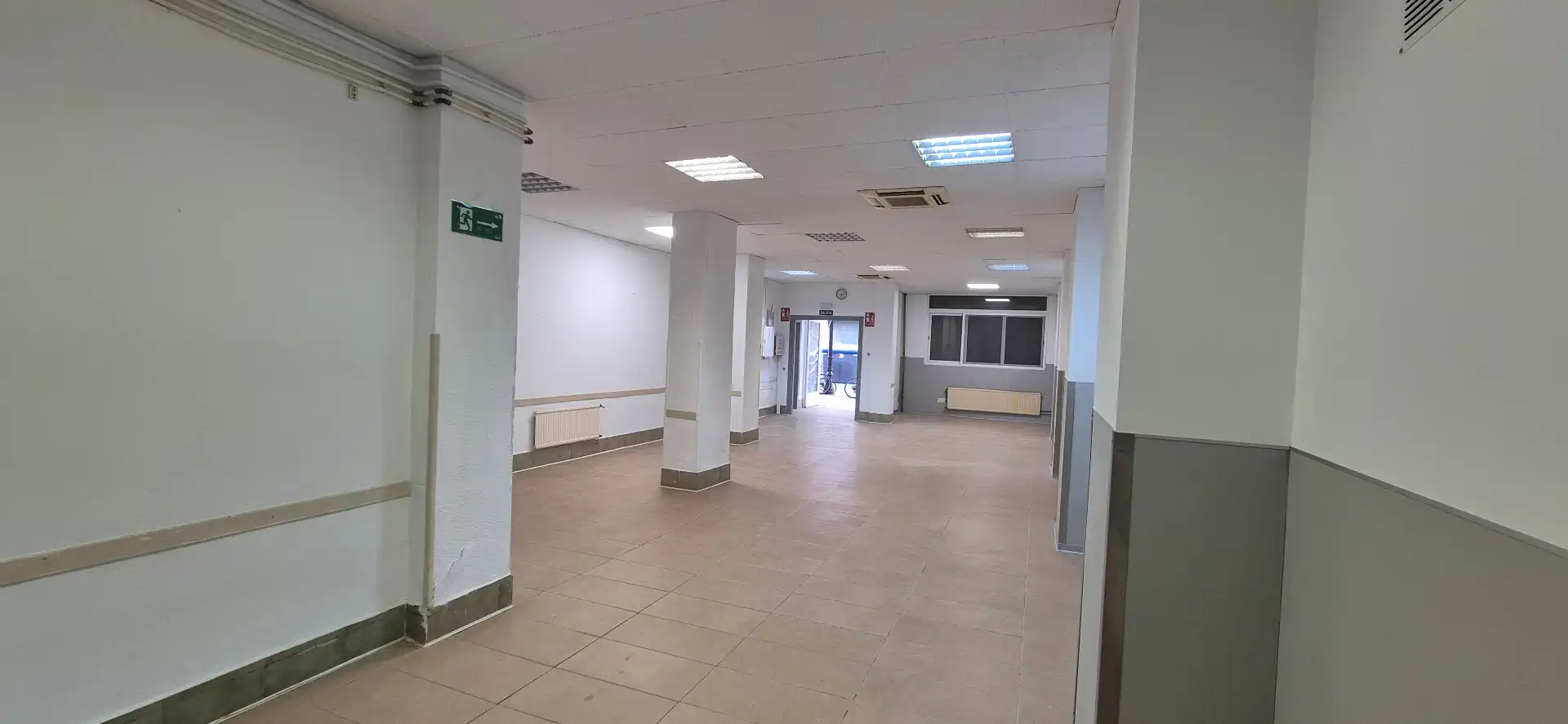 Commercial properties for rent in Valencia  with Air Conditioner