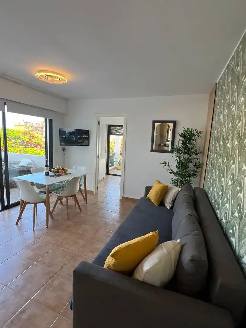 Sala de estar de Apartamento en venta en Adeje con Piscina y Balcón