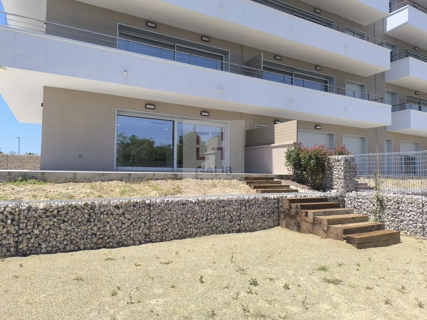 Außenansicht von Erdgeschoss zum Verkauf in Figueres mit Klimaanlage, Heizung und Terrasse