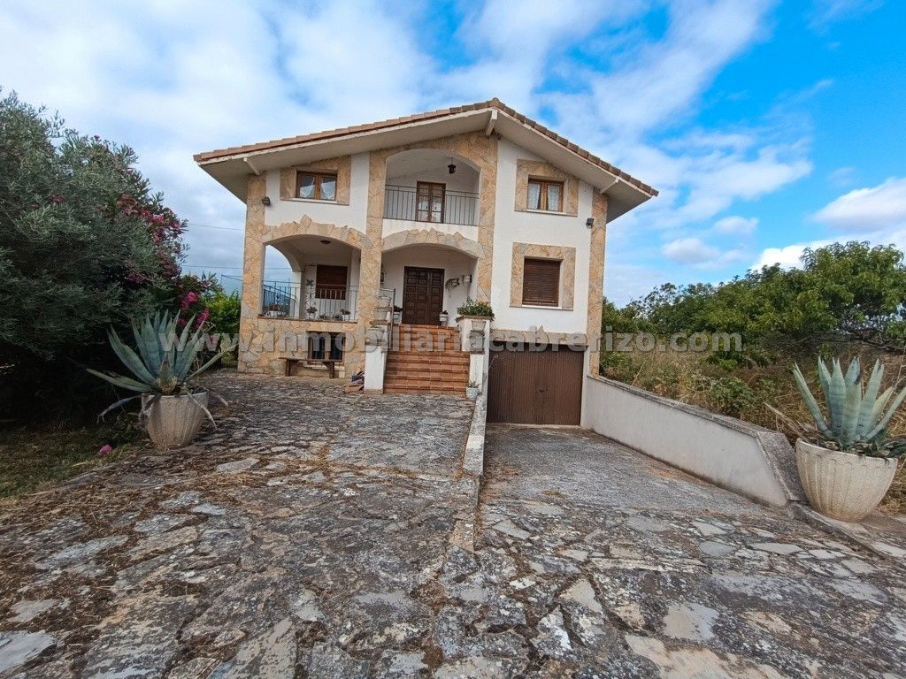 Exterior view of House or chalet for sale in Lardero  with Heating, Private garden and Terrace
