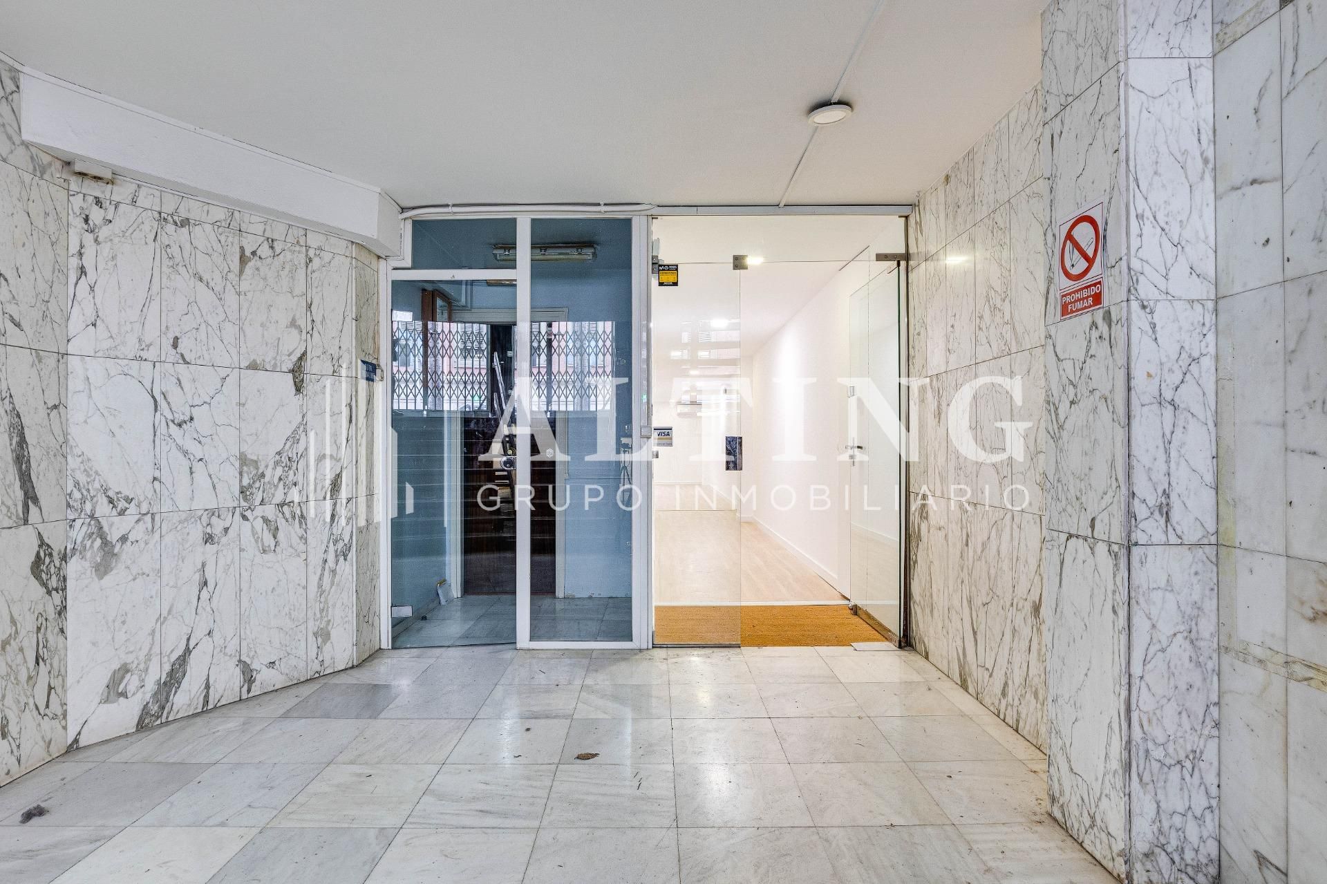 Premises for sale in  Barcelona Capital  with Air Conditioner