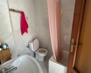 Bathroom of Duplex for sale in Monterrubio de la Serena  with Terrace, Storage room and Balcony