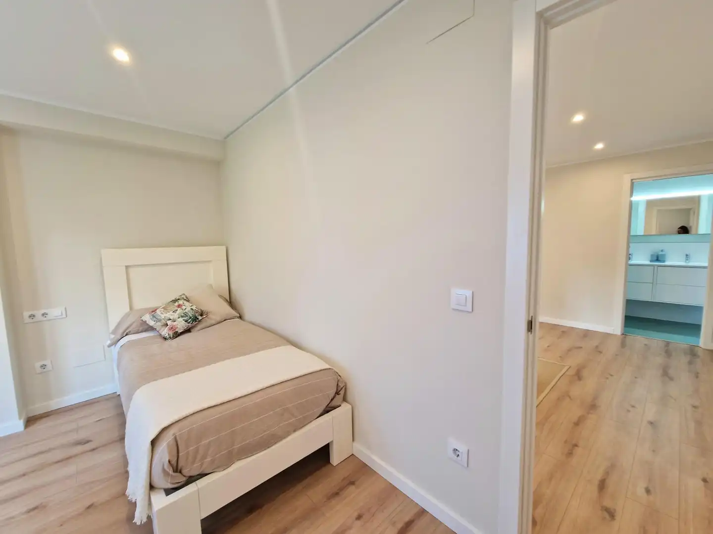 Flat with terrace to rent in Calle TRASMIERA, imagen 37