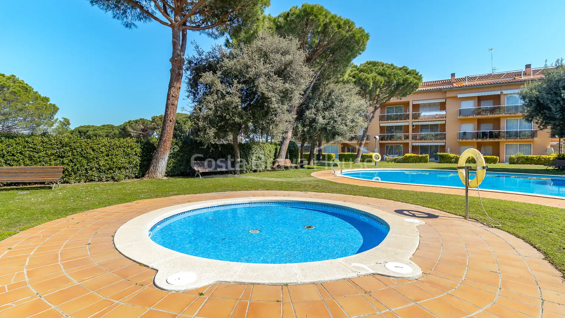 Piscina de Apartamento en venta en Pals con Terraza, Piscina y Horno