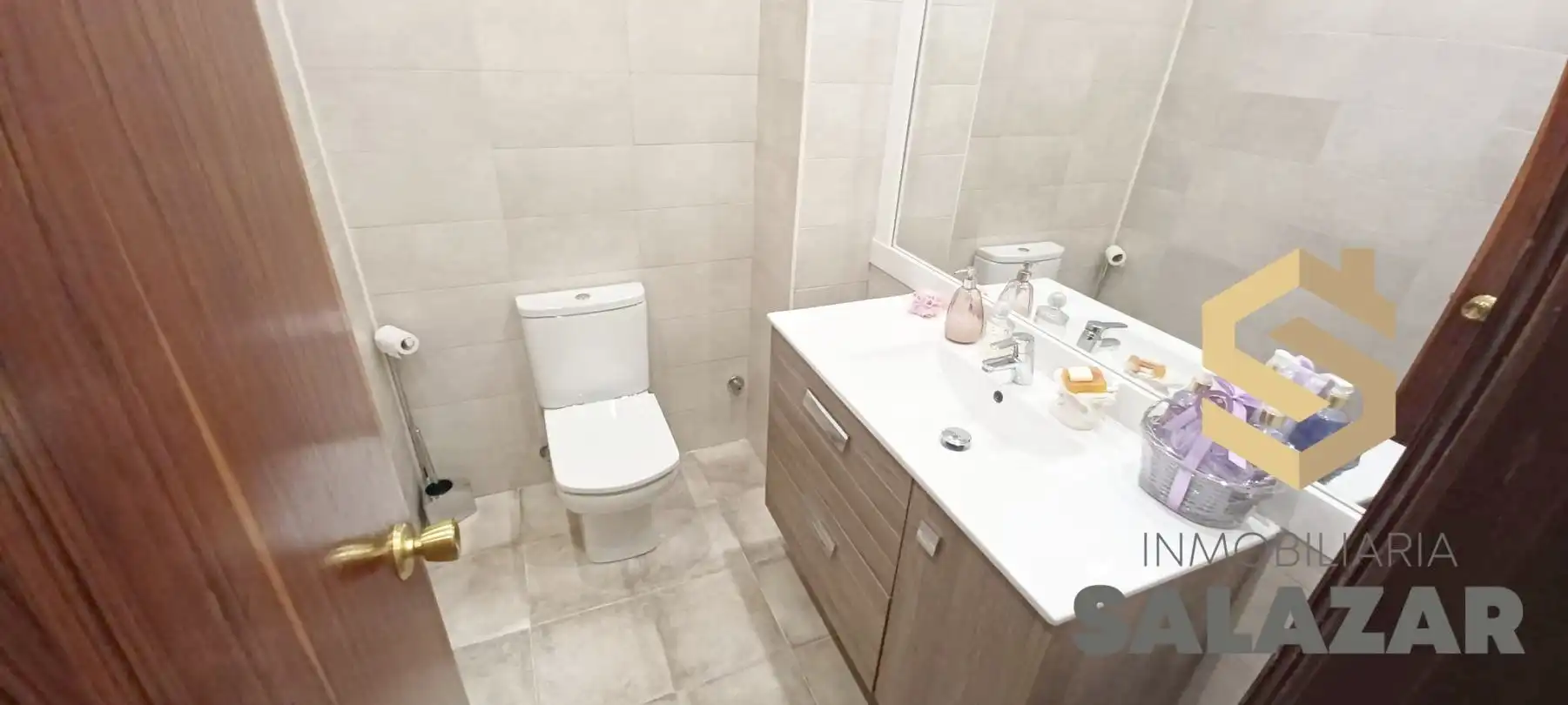 Office space with lift for sale in Colón de Larreátegui Kalea, imagen 16