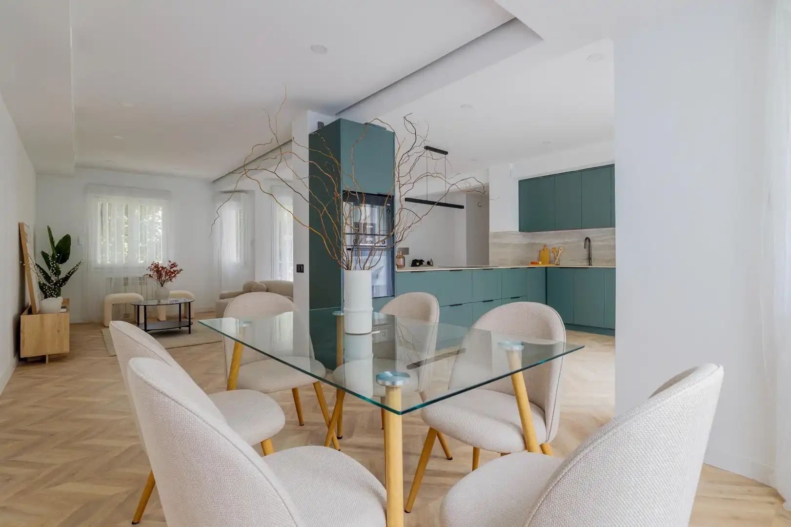 Menjador de Apartament en venda en Madrid amb Jardí privat i Terrassa