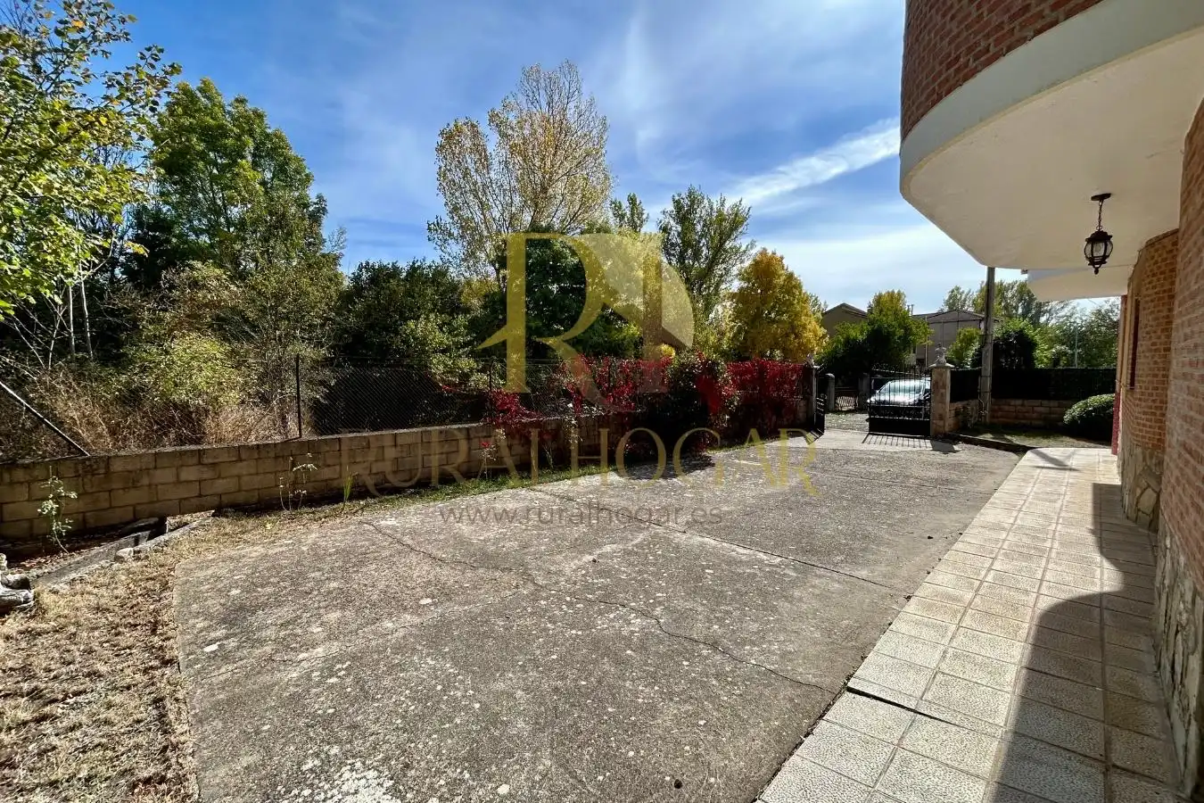 Vista exterior de Casa o chalet en venta en Matallana de Torío con Terraza