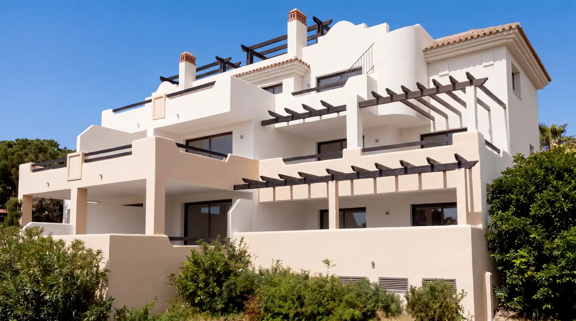 Vista exterior de Pis en venda en Casares amb Aire condicionat, Terrassa i Traster