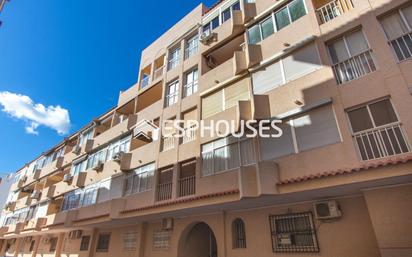 Vista exterior de Apartament en venda en Guardamar del Segura amb Balcó