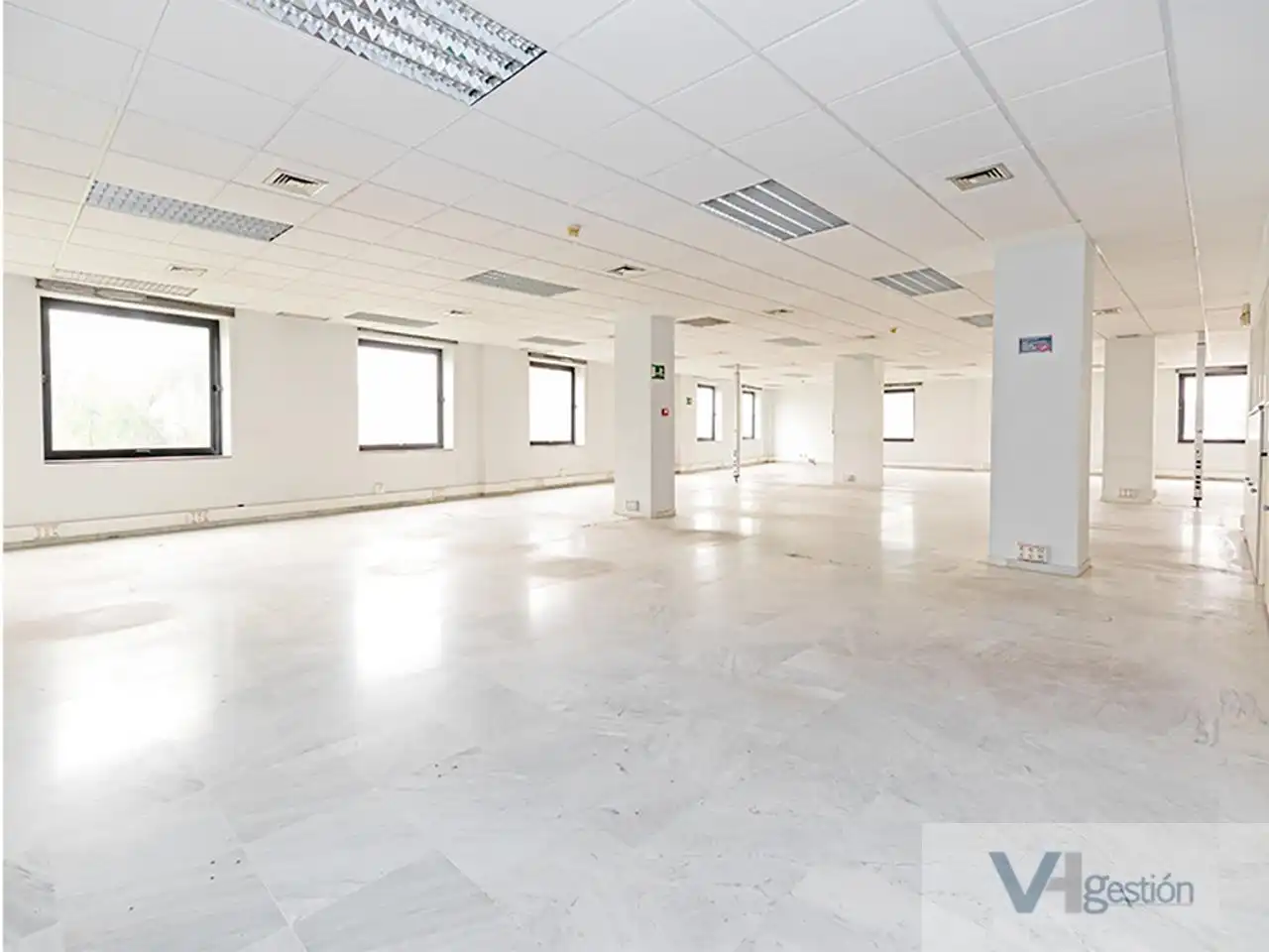 Office for sale in REINO UNIDO, El Cano - Los Bermejales